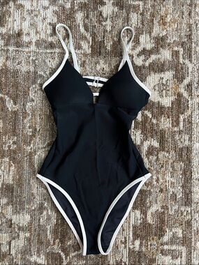 Womens Pepper Swimsuit
